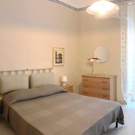 Apartment For 2 In Catania, B&B Le Voci Del Mercato Екстер'єр фото