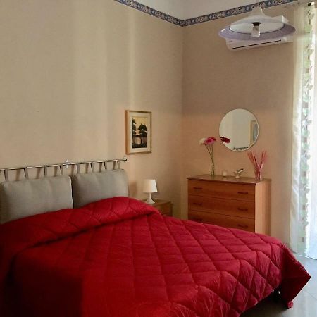 Apartment For 2 In Catania, B&B Le Voci Del Mercato Екстер'єр фото