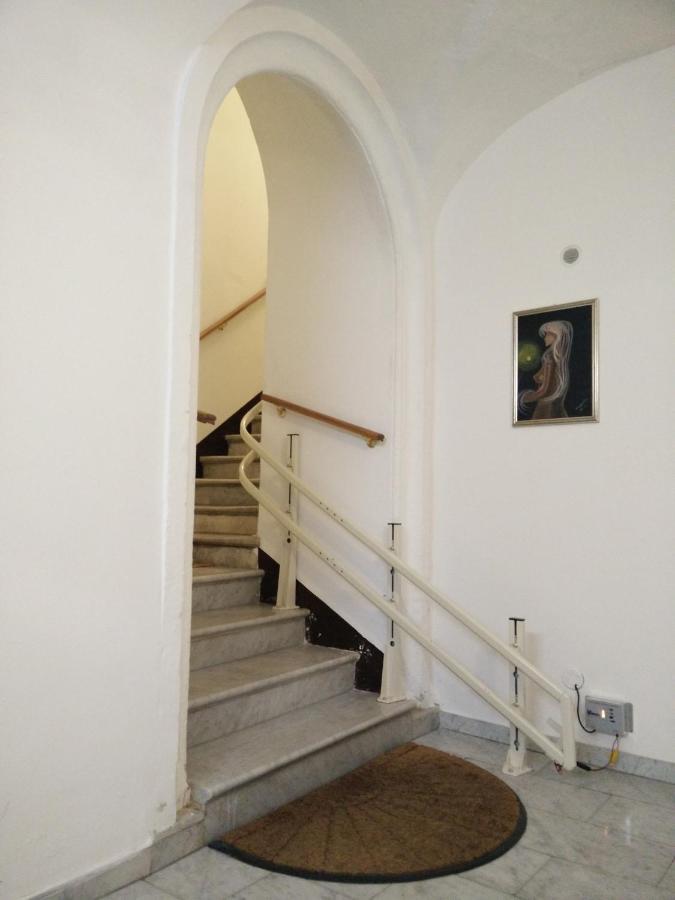 Apartment For 2 In Catania, B&B Le Voci Del Mercato Екстер'єр фото