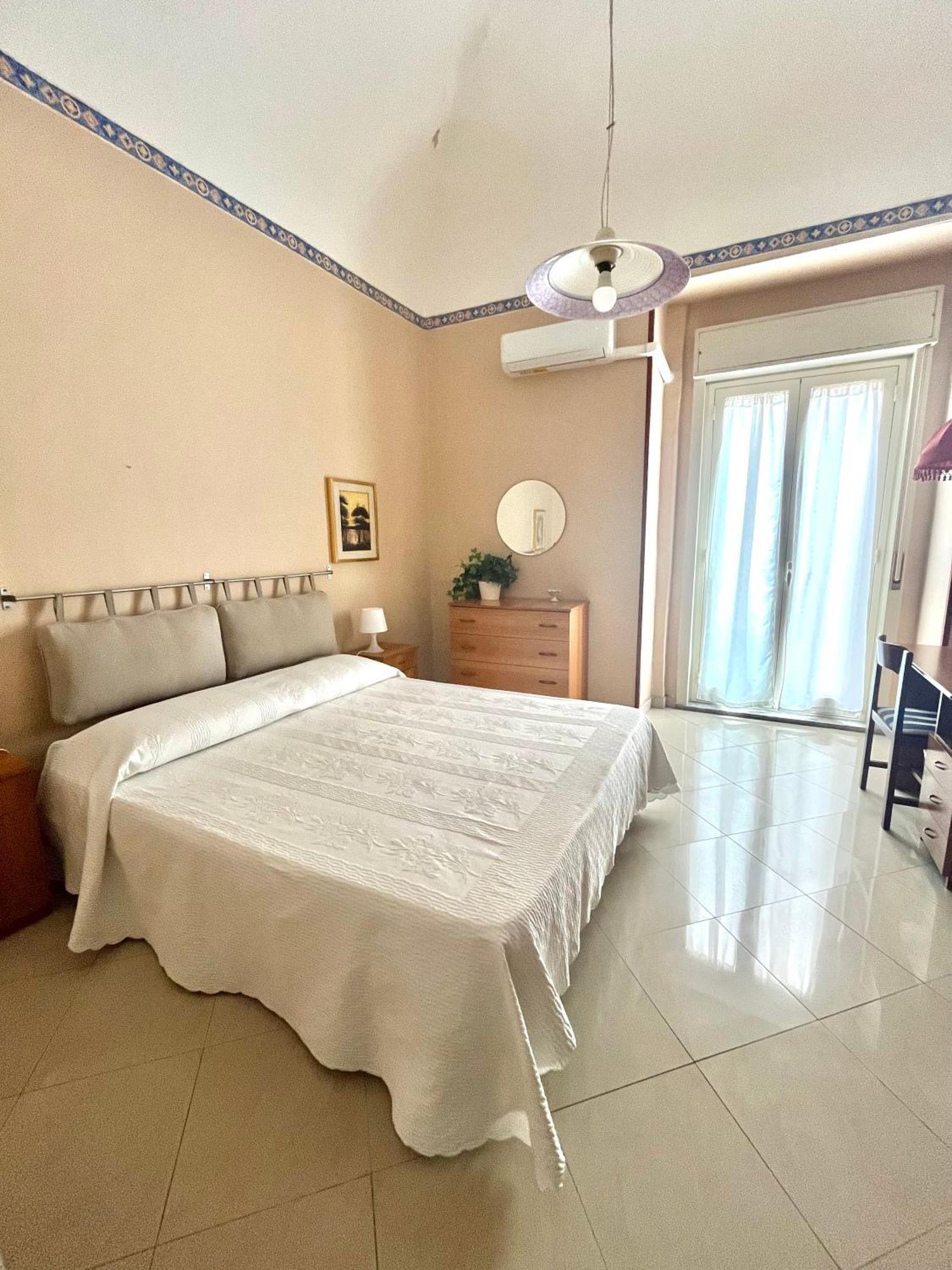 Apartment For 2 In Catania, B&B Le Voci Del Mercato Екстер'єр фото
