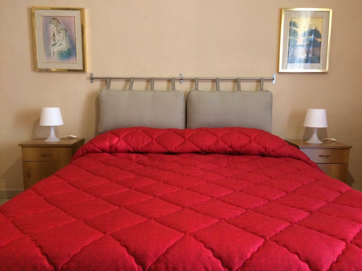 Apartment For 2 In Catania, B&B Le Voci Del Mercato Екстер'єр фото